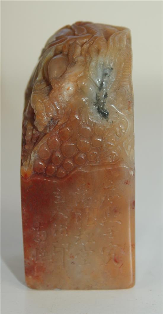 A Chinese Shoushan stone seal, 6.7 x 2.9 x 2.9cm